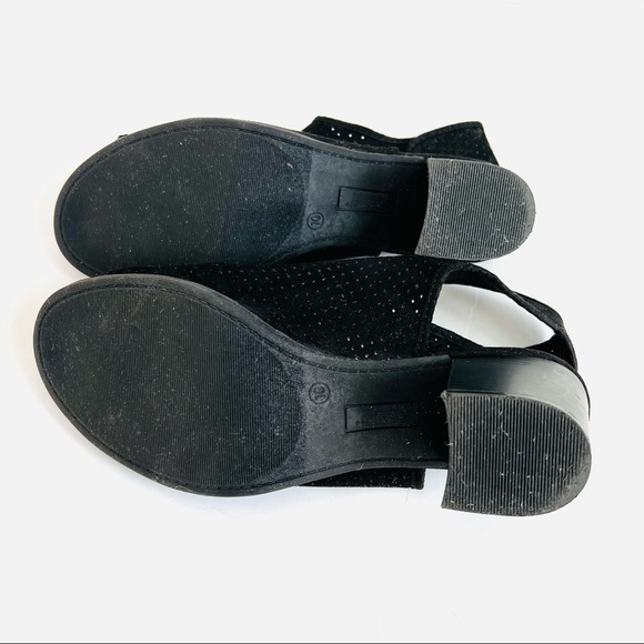 Seychelles black perforated block heel peep toe sandals - Picture 6 of 9